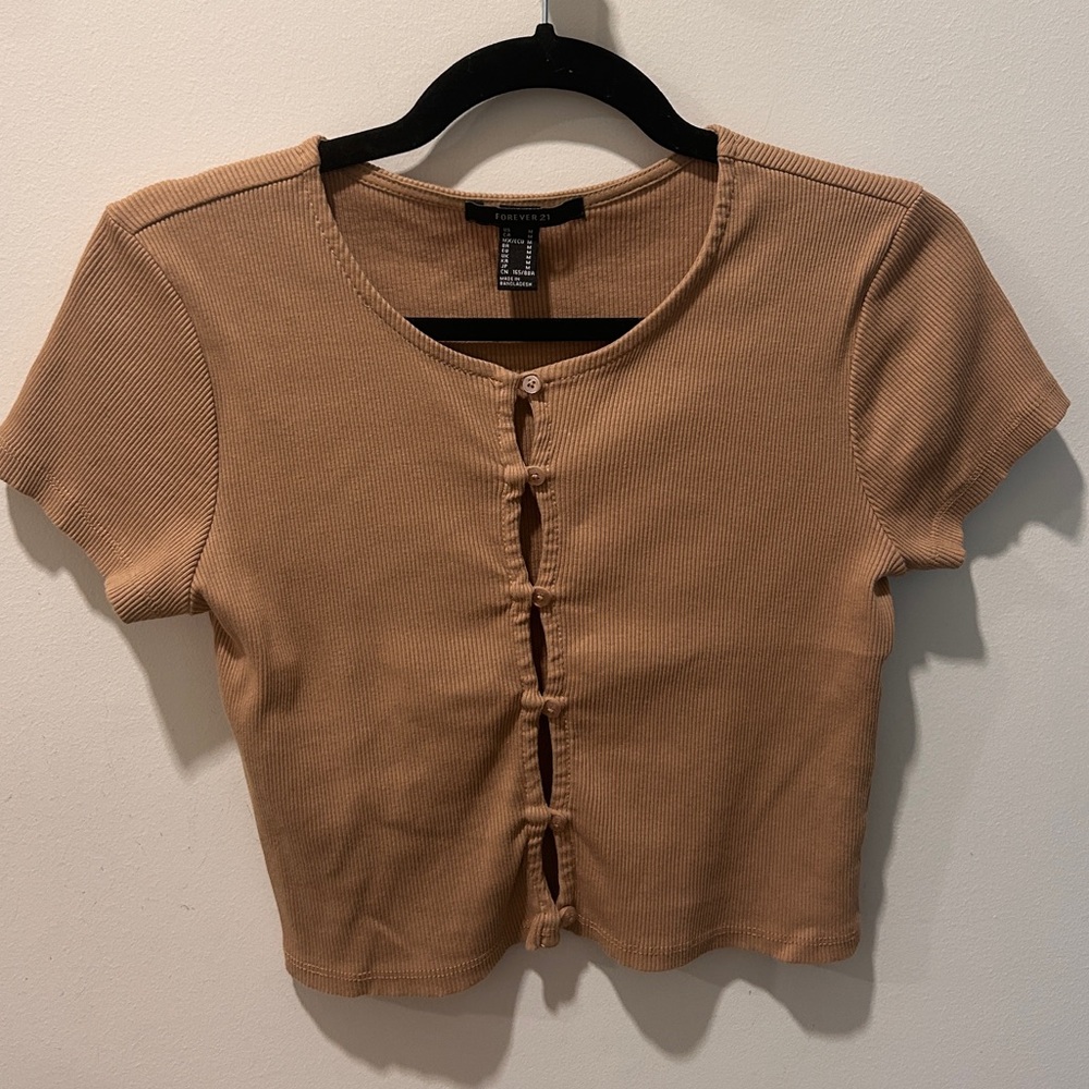 F21 cropped button tee M